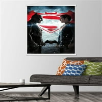 Strip film - Batman V Superman - jedan zidni poster sa drvenim magnetskim okvirom, 22.375 34